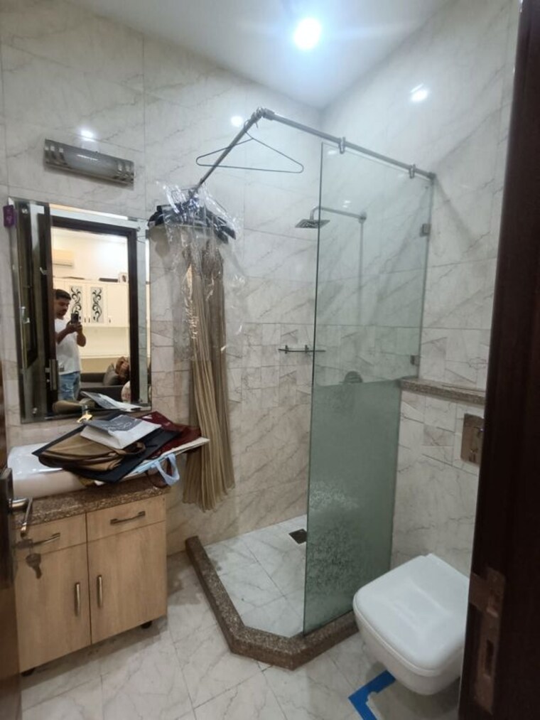 Bathroom, south city 1 4 Bedroom 3200 Sq.Ft. Builder Floor In South City 1 Gurgaon 10380066