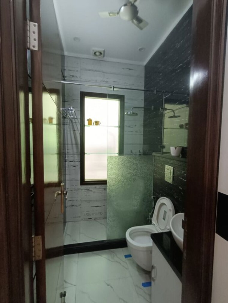 Bathroom, south city 1 4 Bedroom 3200 Sq.Ft. Builder Floor In South City 1 Gurgaon 10380066