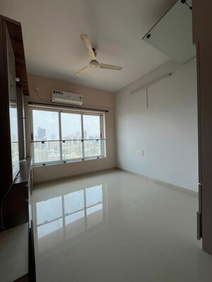 Room in 3 BHK Apartment at Romell Aether, Goregaon East – for Rent