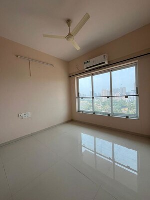 Room in 3 BHK Apartment at Romell Aether, Goregaon East – for Rent