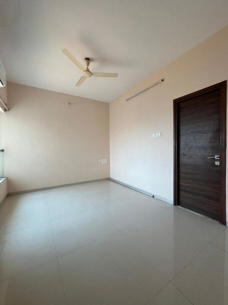 Room, romell-aether 3 Bedroom 1250 Sq.Ft. Apartment In Goregaon East Mumbai 10380069
