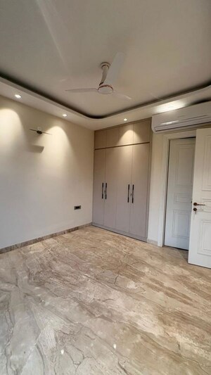 Room in 3 BHK Builder Floor at Greater Kailash I – for Rent