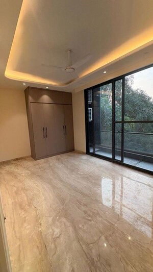Room in 3 BHK Builder Floor at Greater Kailash I – for Rent