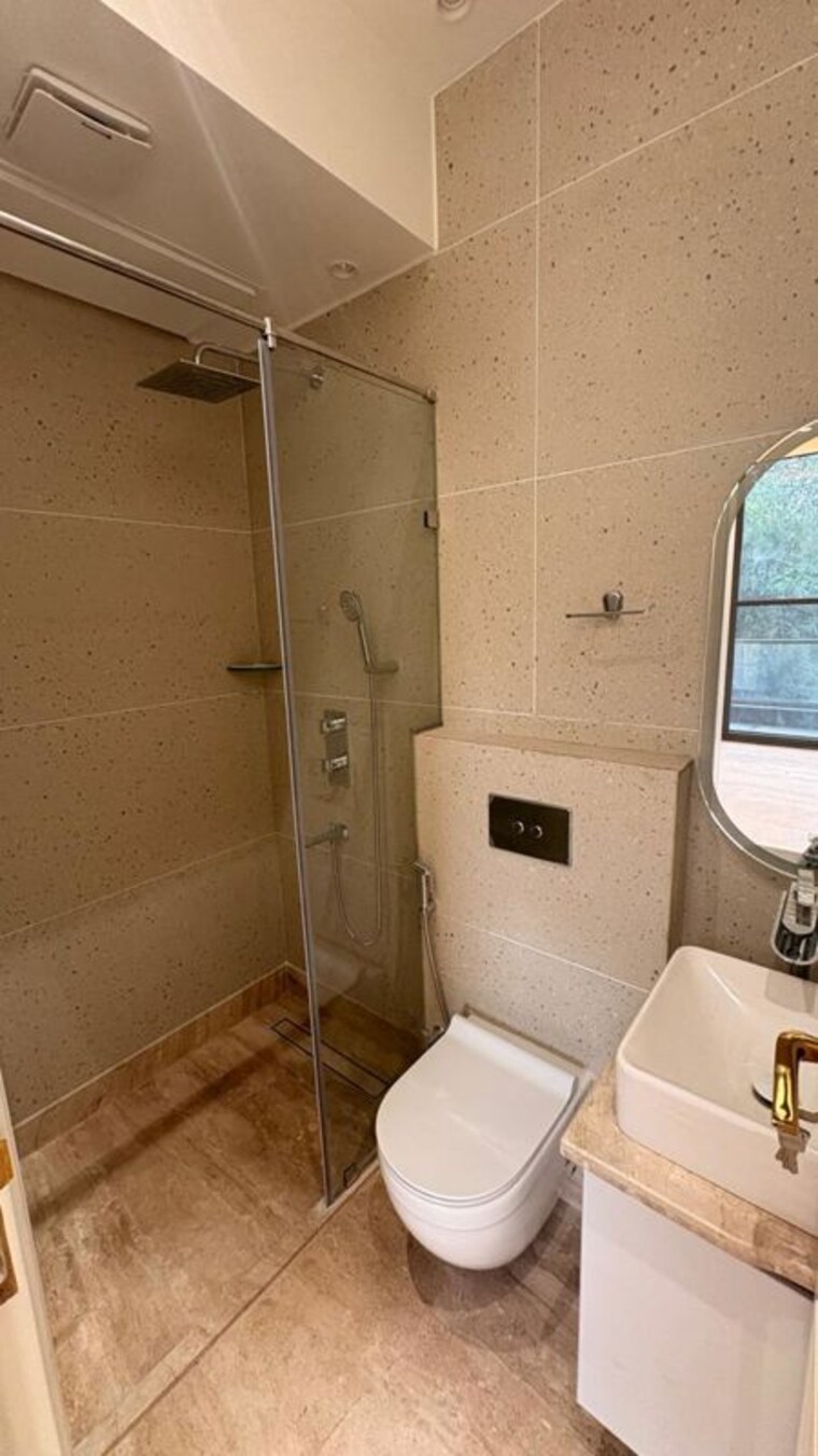 Bathroom, greater kailash i 3 Bedroom 1800 Sq.Ft. Builder Floor In Greater Kailash I Delhi 10380083