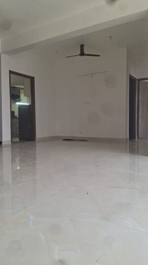 Room in 2 BHK Apartment at Arjun Enclave Arjunganj, Arjunganj – for Rent