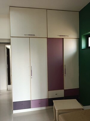 Room in 3 BHK Apartment at K Raheja Heights, Malad East – for Rent