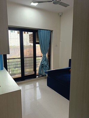 Room in 3 BHK Apartment at K Raheja Heights, Malad East – for Rent