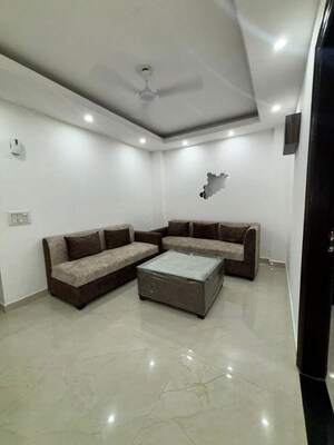 Team Area in 1 BHK Builder Floor at Sushant Lok I – for Rent