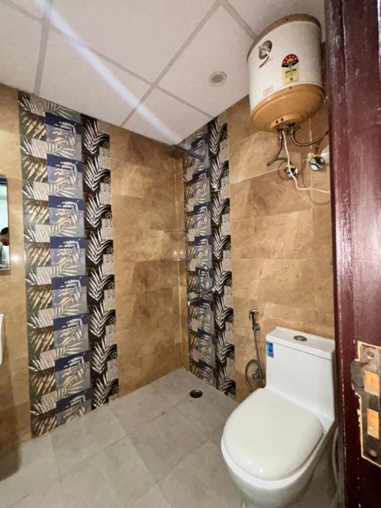Bathroom, sushant lok i 1 Bedroom 1200 Sq.Ft. Builder Floor In Sushant Lok I Gurgaon 10380099