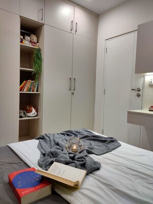 Bedroom in 2 BHK Apartment at Malad West – for Sale