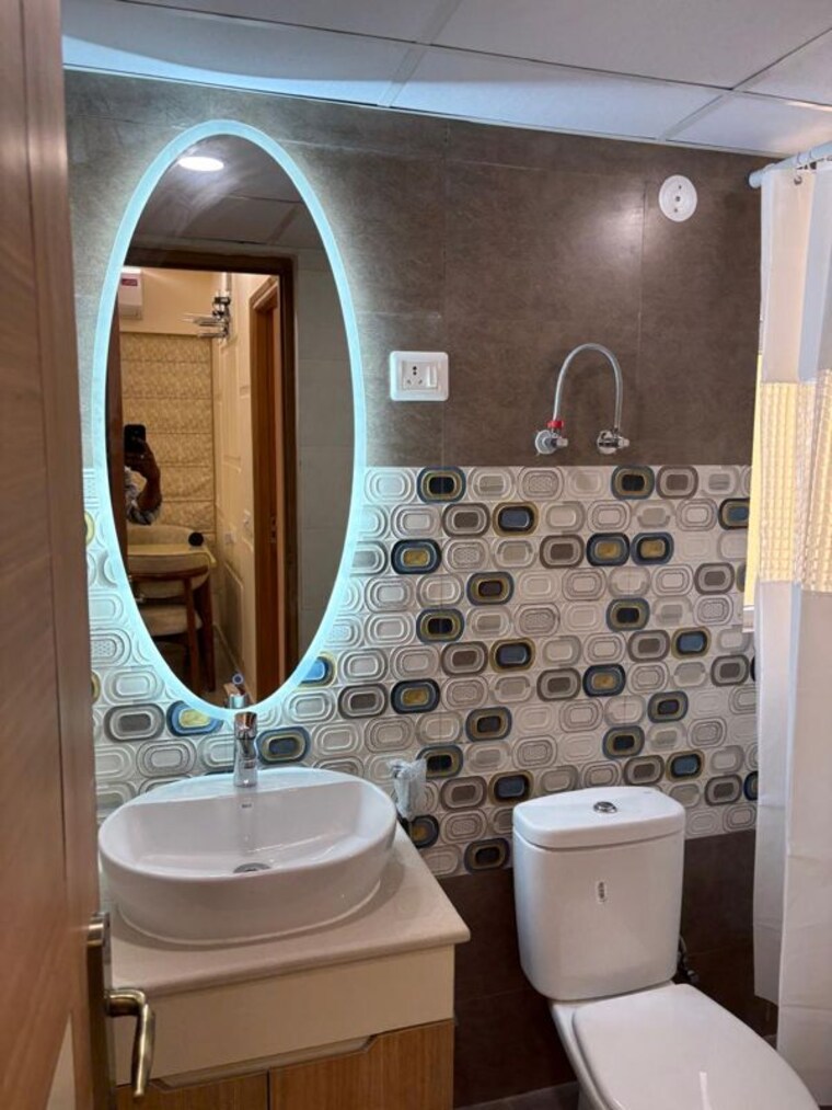 Bathroom, rise-organic-homes 2.5 Bedroom 1239 Sq.Ft. Apartment In Mahurali Ghaziabad 10380133