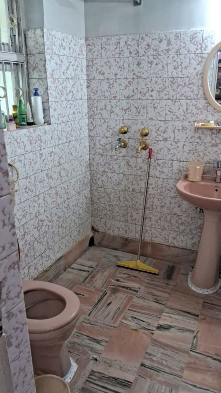 Bathroom, sodepur 3 Bedroom 2500 Sq.Ft. Independent House In Sodepur Kolkata 10380075