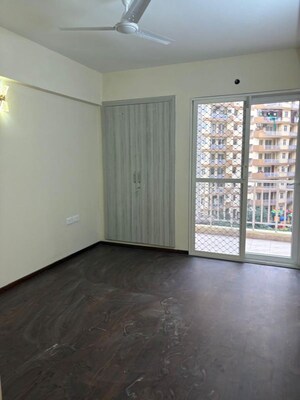 Room in 2 BHK Apartment at Rise Organic Homes, Mahurali – for Rent
