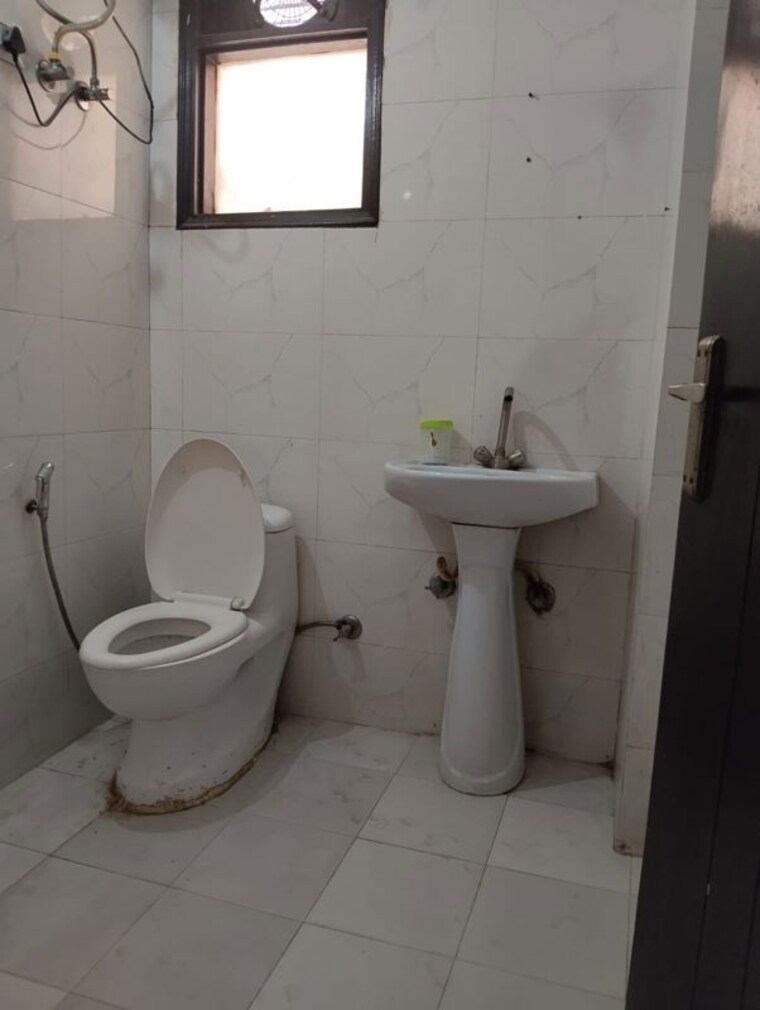 Bathroom, neb sarai 1 RK 350 Sq.Ft. Builder Floor In Neb Sarai Delhi 10380157