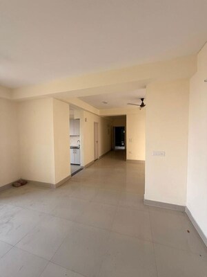 Room in 4 BHK Apartment at Imperia Esfera, Sector 37c – for Rent