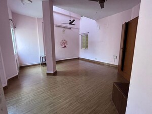 Room in 2.5 BHK Independent House at Sindh Society, Aundh – for Rent