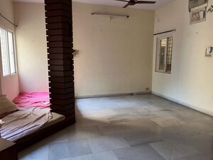 Room in 2.5 BHK Independent House at Sindh Society, Aundh – for Rent