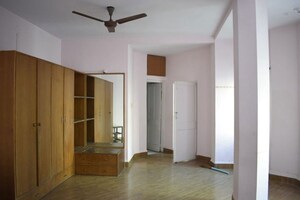 Room in 2.5 BHK Independent House at Sindh Society, Aundh – for Rent