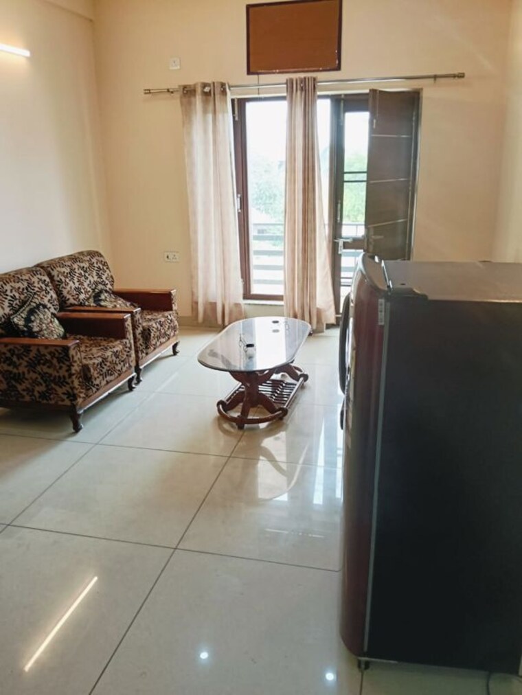 Living Room, sector 50 6+ Bedroom 220 Sq.Mt. Villa In Sector 50 Noida 10380161