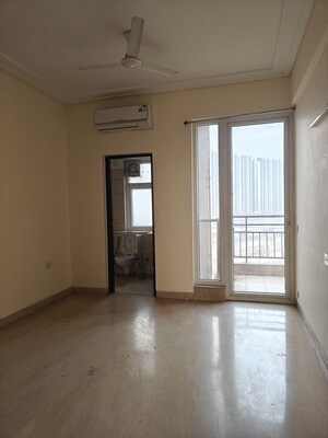 Room in 3 BHK Apartment at Puri Diplomatic Greens Phase I, Sector 111 – for Rent