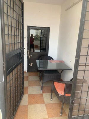 Kitchen in 1 RK Builder Floor at Dlf Phase ii – for Rent