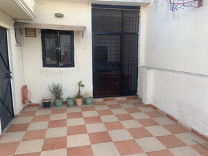 1 RK Builder Floor For Rent in Dlf Phase ii
