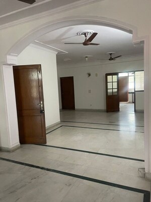 3 BHK Builder Floor For Rent in Dlf Phase ii