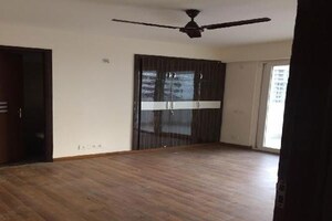 Room in 3 BHK Apartment at Ramprastha City The Edge Towers, Sector 37d – for Rent