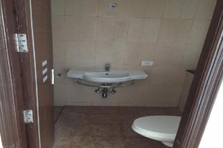 Attached Bathroom, ramprastha-city-the-edge-towers 3 Bedroom 1770 Sq.Ft. Apartment In Sector 37d Gurgaon 10379869
