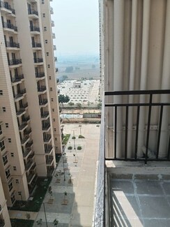 2 BHK Apartment For Rent in Signature The Millennia 3