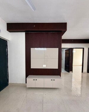 Room in 2 BHK Apartment at Signature The Millennia 3, Sector 37d – for Rent