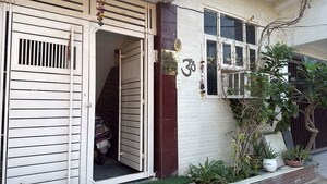 2 BHK Builder Floor – Exterior View View at Ashok Vihar Sector 3, Sector 3 - for Rent