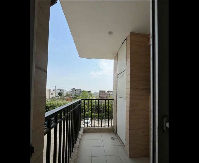 Balcony, motiaz-royal-citi 3 Bedroom 1910 Sq.Ft. Apartment In Ambala Highway Zirakpur 10380211