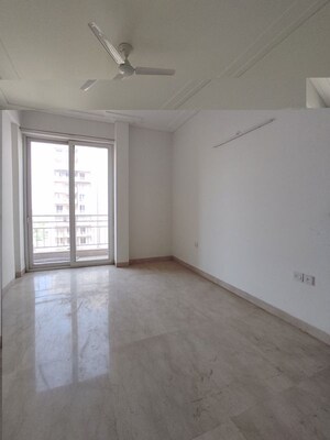 Room in 3.5 BHK Apartment at Puri Diplomatic Greens Phase I, Sector 111 – for Rent