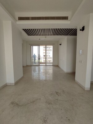 Room in 3.5 BHK Apartment at Puri Diplomatic Greens Phase I, Sector 111 – for Rent