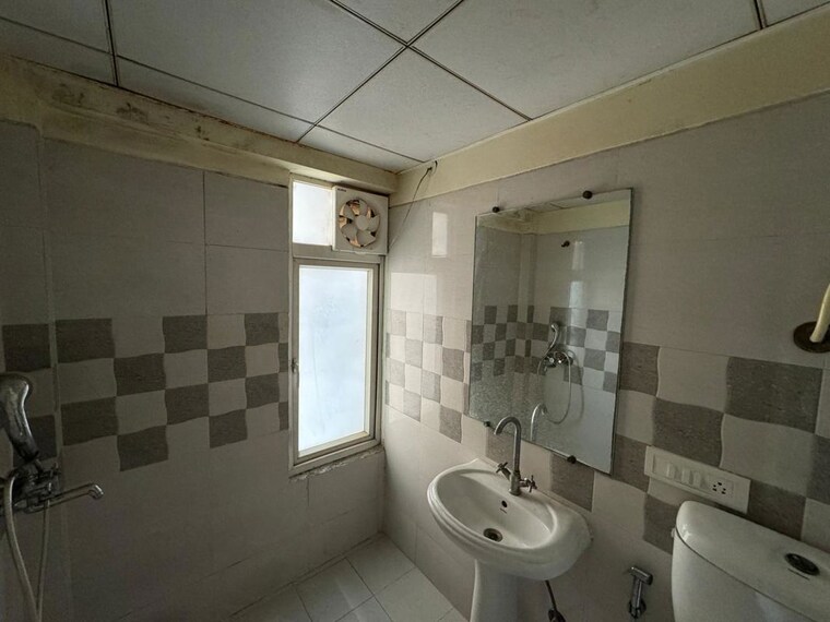 Bathroom, gaur-14th-avenue-high-street 3 Bedroom 1300 Sq.Ft. Apartment In Sector 16c Greater Noida Greater Noida 10380215