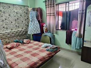 Bedroom in 2 BHK Apartment at Dosti Acres Aster, Wadala East – for Rent