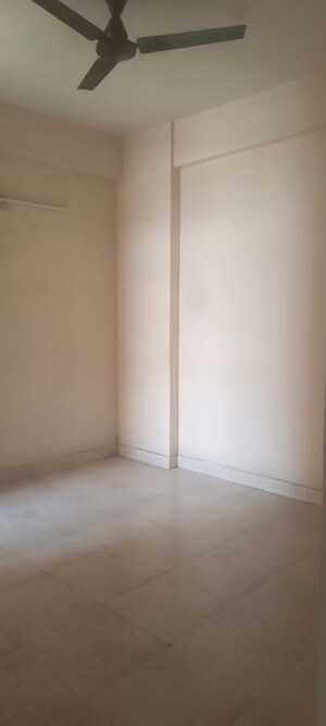 Room in 2.5 BHK Apartment at KDP MGI City, Raj Nagar Extension – for Rent