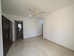 Room in 2.5 BHK Apartment at Hiranandani Estate Rodas Enclave, Ghodbunder Road – for Rent