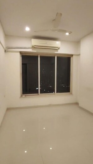 Room in 2 BHK Apartment at Kandivali East – for Rent