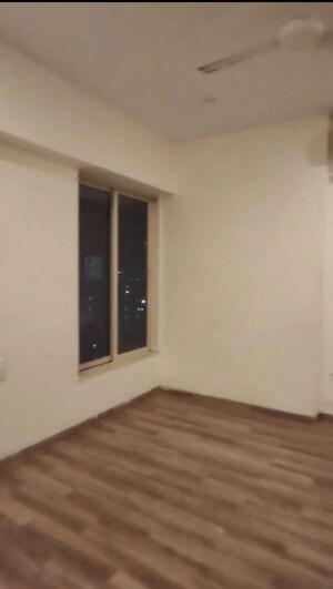 Room in 2 BHK Apartment at Kandivali East – for Rent