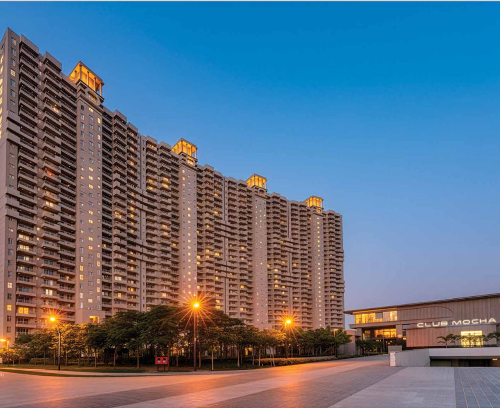 2.5 BHK + Extra Room 1556 Sq.Ft. Apartment in The Center Court