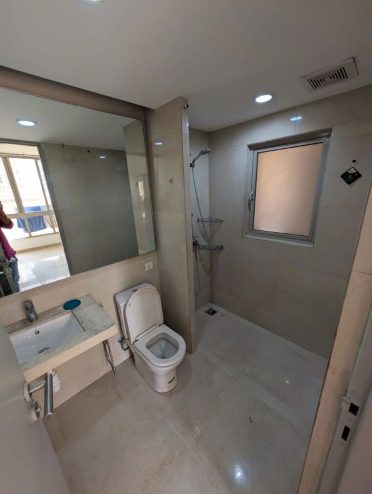 Attached Bathroom, hiranandani-estate-rodas-enclave 2.5 Bedroom 845 Sq.Ft. Apartment In Ghodbunder Road Thane 10380277