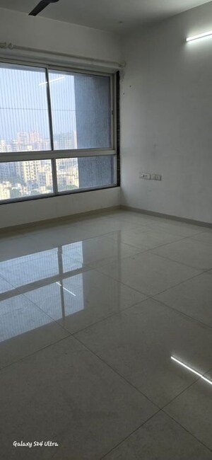 Room in 2.5 BHK Apartment at Lotus Sky Garden, Malad West – for Rent