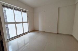 Room in 2 BHK Apartment at Godrej Tranquil, Kandivali East – for Rent