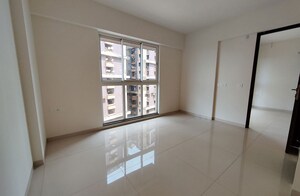 Room in 2 BHK Apartment at Godrej Tranquil, Kandivali East – for Rent