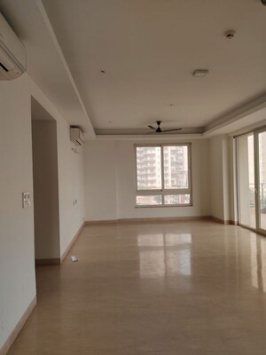 Room in 4 BHK Apartment at Puri Diplomatic Greens Phase I, Sector 111 – for Rent