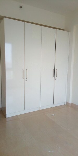 Room in 4 BHK Apartment at Puri Diplomatic Greens Phase I, Sector 111 – for Rent