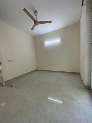 Room in 2 BHK Builder Floor at South City 2 – for Rent