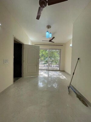 Room in 2 BHK Builder Floor at South City 2 – for Rent
